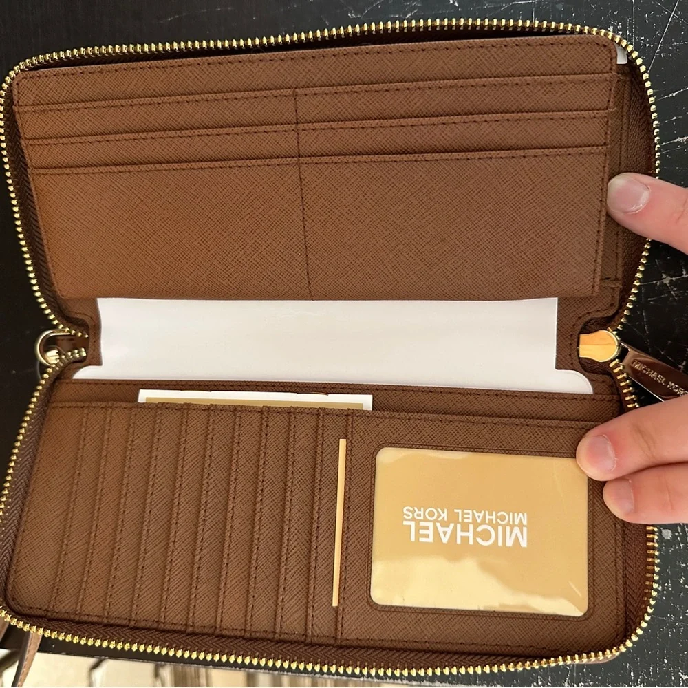 MICHAEL KORS Jet Set Travel Large Pebbled Leather Wristlet - Picture 3 of 4